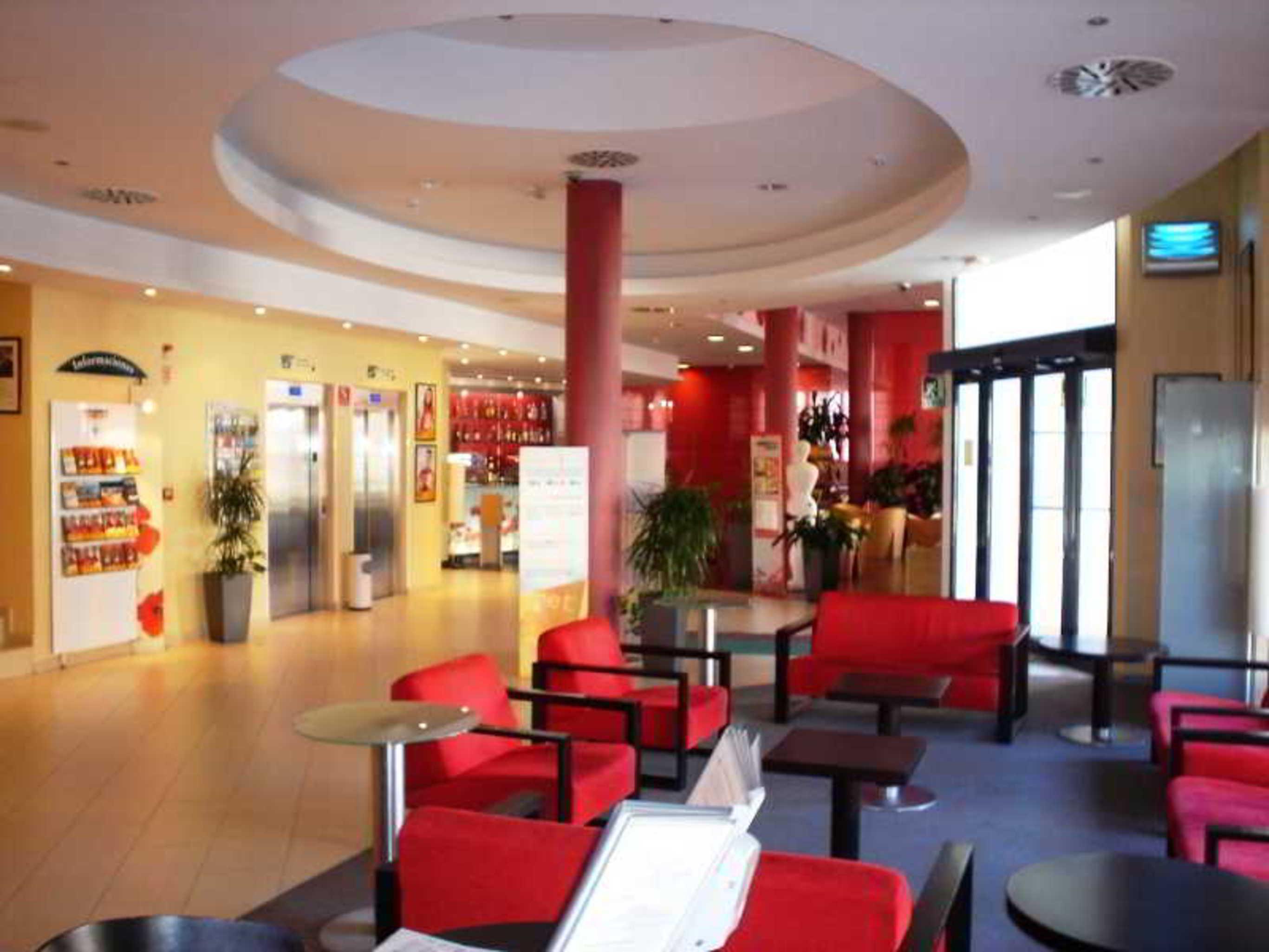 Hotel Ibis Malaga Centro Ciudad Exterior foto